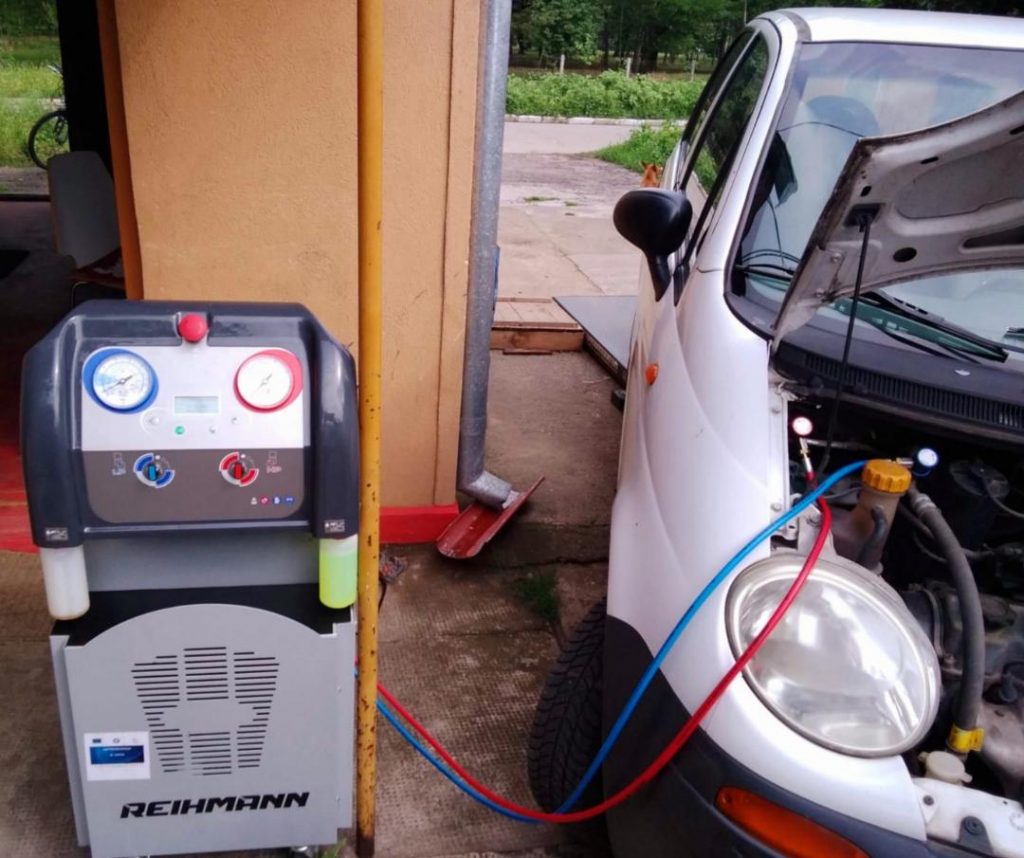 incarcare freon auto